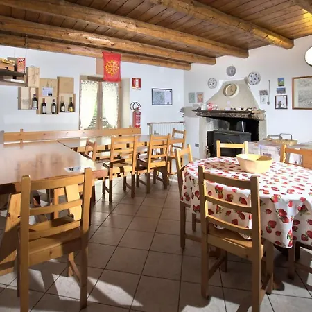 Guest house Rifugio Escursionistico La Rua 3*