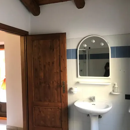 Rifugio Escursionistico La Rua Guest house 3*