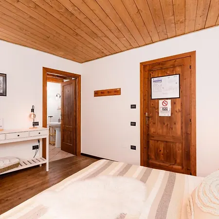 Rifugio Escursionistico La Ruà