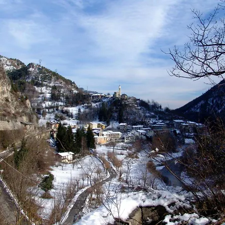 Rifugio Escursionistico La Rua *