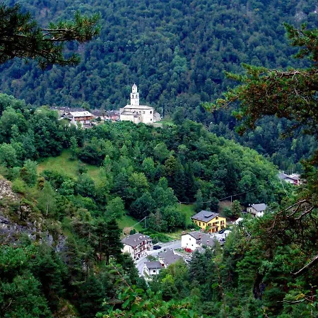 Rifugio Escursionistico La Rua 3* Macra
