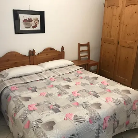 Rifugio Escursionistico La Rua Guest house