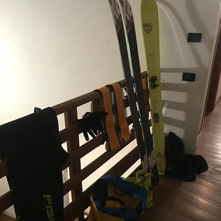 ゲストハウス Rifugio Escursionistico La Rua