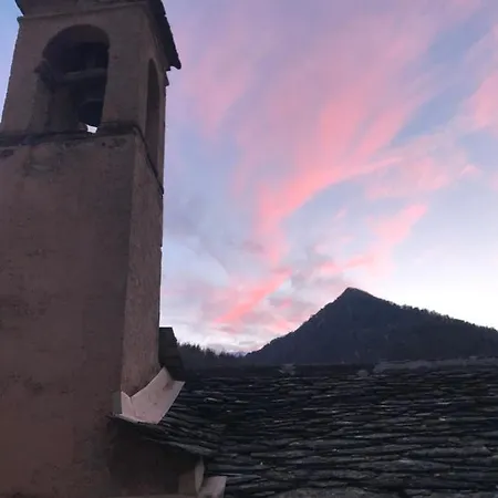Rifugio Escursionistico La Rua ゲストハウス
