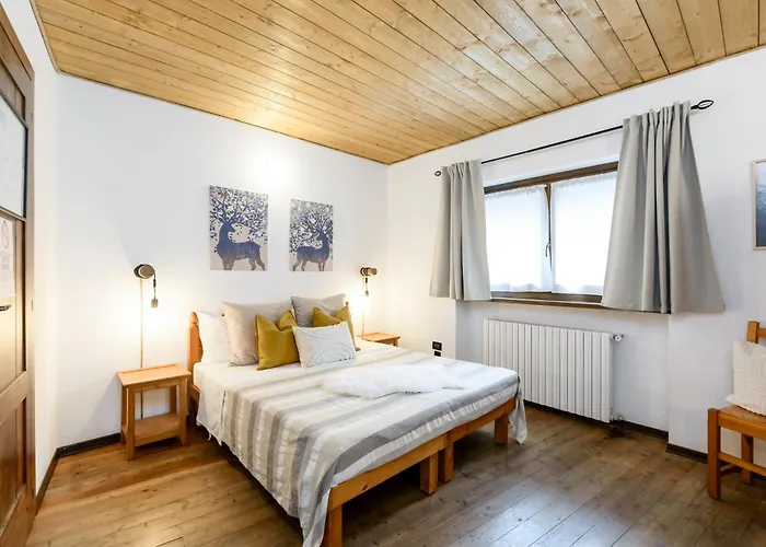 Rifugio Escursionistico La Rua 3*